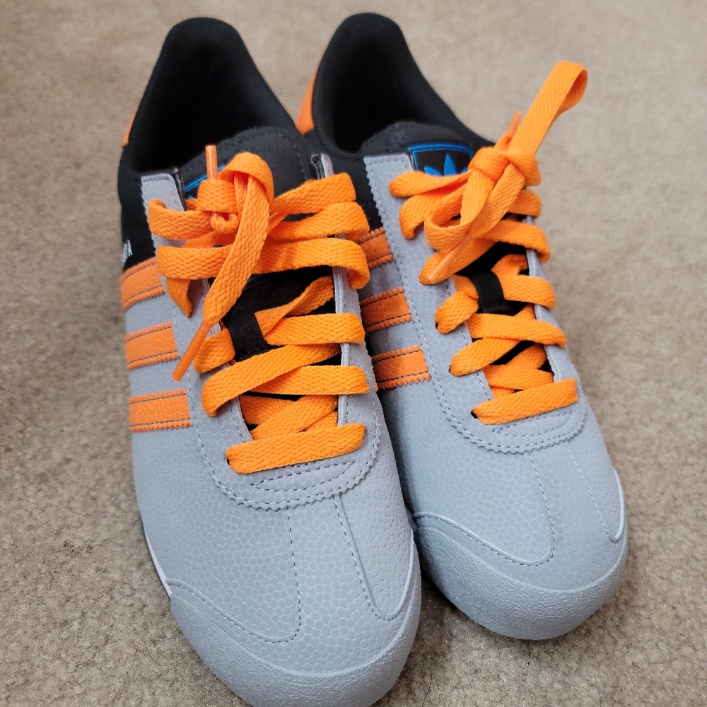 Adidas Sneakers